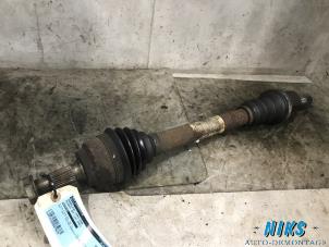 Used Front drive shaft, left Peugeot 307 (3A/C/D) 1.6 16V Price on request offered by Niks autodemontage
