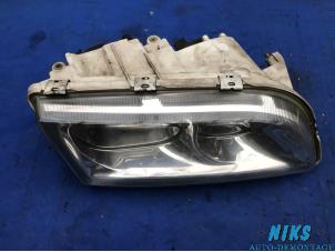 Used Headlight, right Volvo V40 (VW) 1.9 D di Price on request offered by Niks autodemontage
