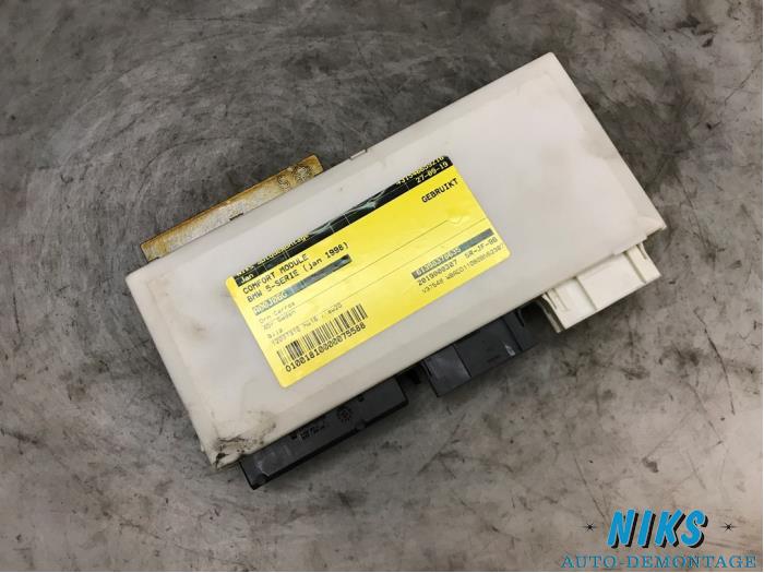 Komfort-Modul van een BMW 5 serie (E39) 520i 24V 1998