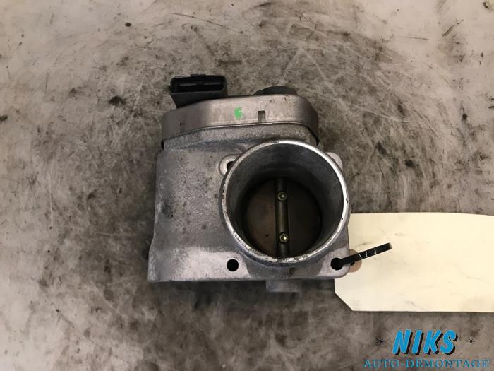 Gebrauchte Drosselklappengehäuse Fiat Stilo (192A/B) 1.6 16V 3-Drs. Preis auf Anfrage angeboten von Niks autodemontage