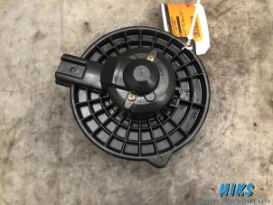 Used Heating and ventilation fan motor Mazda 2 (NB/NC/ND/NE) 1.4 16V Price on request offered by Niks autodemontage