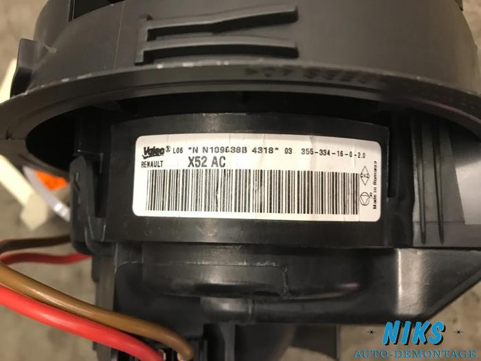 Heating and ventilation fan motor from a Dacia Logan MCV III/Sandero Wagon (SD07) 0.9 TCe 90 12V 2017