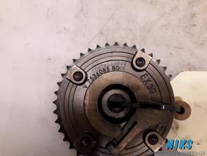 Used Camshaft sprocket Peugeot 207 Price on request offered by Niks autodemontage