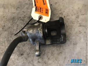Used Rear brake calliper, right Hyundai i20 1.2i 16V Price on request offered by Niks autodemontage