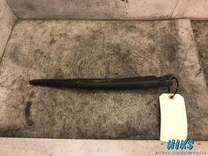 Used Rear wiper arm Opel Astra H SW (L35) 1.9 CDTi 100 Price on request offered by Niks autodemontage