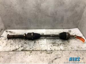 Used Front drive shaft, right Renault Scénic II (JM) 2.0 16V Price on request offered by Niks autodemontage