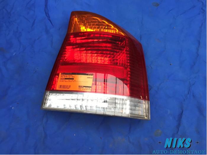 Taillight, right from a Opel Vectra C 1.8 16V 2003
