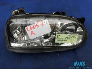 Used Headlight, right Volkswagen Golf III (1H1) 1.6 CL Price on request offered by Niks autodemontage