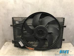Used Cooling fans Mercedes C (W203) 2.0 C-200K 16V Price on request offered by Niks autodemontage