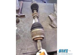 Used Front drive shaft, left Nissan Primera Wagon (W12) 1.9 dCi Price on request offered by Niks autodemontage