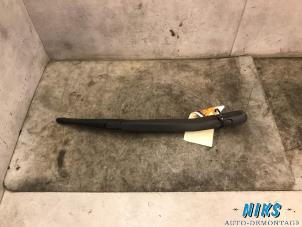 Used Rear wiper arm Fiat Punto Evo (199) 1.4 Price on request offered by Niks autodemontage