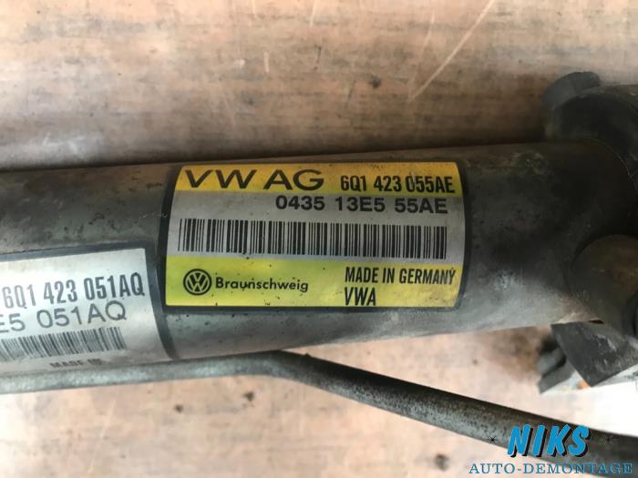 Power steering box from a Volkswagen Polo IV (9N1/2/3) 1.2 12V 2005