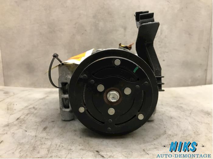Air conditioning pump from a Ford Ka II 1.2 2014
