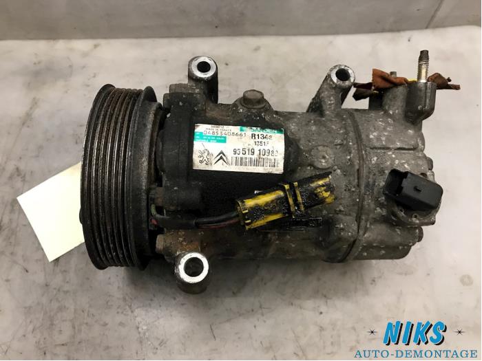 Air conditioning pump from a Citroën C4 Berline (LC) 1.6 HDi 16V 110 2007