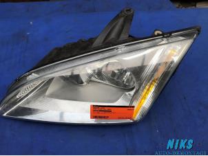 Used Headlight, left Ford Focus 2 Wagon 1.6 16V Price on request offered by Niks autodemontage