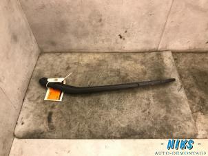 Used Rear wiper arm Nissan Almera (N16) 1.5 16V Price on request offered by Niks autodemontage