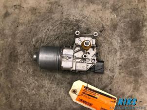 Used Front wiper motor Volkswagen Polo V (6R) 1.2 12V Price on request offered by Niks autodemontage