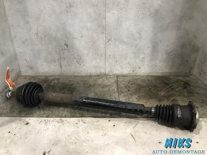 Front drive shaft, right from a Volkswagen Polo IV (9N1/2/3) 1.9 TDI 100 2003