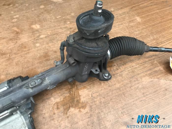 Power steering box from a Volkswagen Golf Plus (5M1/1KP) 1.4 16V 2006