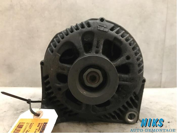 Used Dynamo BMW 3 serie Touring (E46/3) 320d 16V Price on request offered by Niks autodemontage