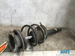 Used Front shock absorber rod, left BMW 3 serie Touring (E46/3) 320d 16V Price on request offered by Niks autodemontage