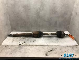 Used Front drive shaft, right Volvo V50 (MW) 2.0 D 16V Price on request offered by Niks autodemontage