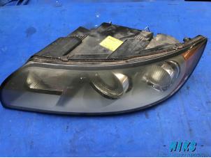 Used Headlight, left Volvo V50 (MW) 2.0 D 16V Price on request offered by Niks autodemontage
