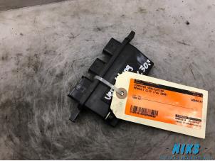 Used Computer lighting module Renault Clio III (BR/CR) 1.6 16V Price on request offered by Niks autodemontage