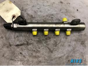 Used Fuel injector nozzle Alfa Romeo 159 Sportwagon (939BX) 1.9 JTDm 16V Price on request offered by Niks autodemontage