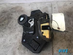 Used Rear door lock mechanism 4-door, left Toyota Corolla Wagon (E12) 1.6 16V VVT-i Price on request offered by Niks autodemontage