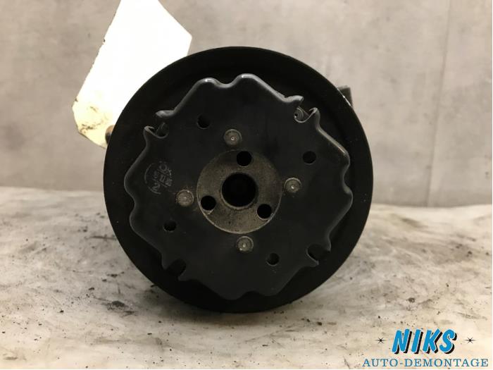 Usagé Pompe clim Opel Corsa D 1.3 CDTi 16V Ecotec Prix sur demande proposé par Niks autodemontage