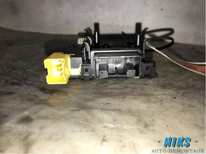 Module (miscellaneous) from a Volkswagen Passat Variant (3C5) 1.6 FSI 16V 2007
