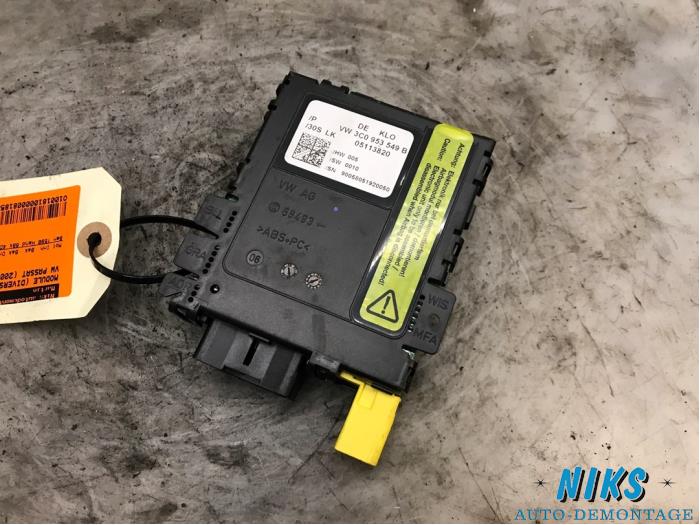 Module (miscellaneous) from a Volkswagen Passat Variant (3C5) 1.6 FSI 16V 2007