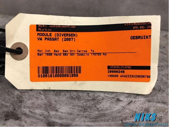 Module (miscellaneous) from a Volkswagen Passat Variant (3C5) 1.6 FSI 16V 2007
