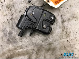 Used Boot lid lock mechanism Renault Megane III Grandtour (KZ) 1.5 dCi 110 Price on request offered by Niks autodemontage