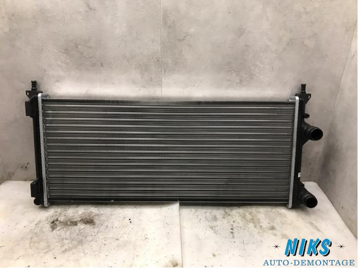 Używane Chlodnica Fiat Doblo Cargo (223) 1.3 D 16V Multijet Cena na żądanie oferowane przez Niks autodemontage