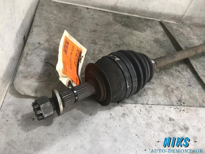 Front drive shaft, right from a Opel Corsa B (73/78/79) 1.2i 16V 2000