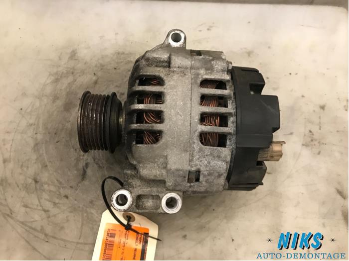 Dynamo van een Renault Scénic I (JA) 2.0 16V IDE 2002