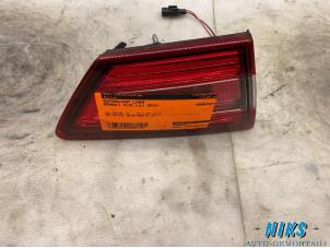 Used Taillight, left Renault Clio IV (5R) 1.5 Energy dCi 90 FAP Price on request offered by Niks autodemontage