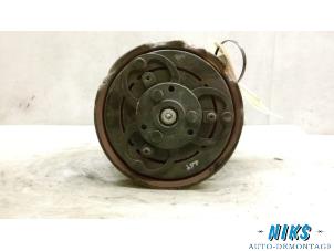 Used Air conditioning pump Renault Clio IV (5R) 1.5 Energy dCi 90 FAP Price on request offered by Niks autodemontage