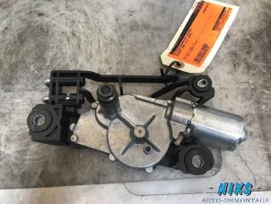 Used Rear wiper motor Peugeot 206 SW (2E/K) 1.4 Price on request offered by Niks autodemontage
