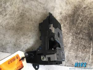 Used Front door lock mechanism 4-door, right Opel Astra H (L48) 1.6 16V Price on request offered by Niks autodemontage