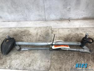 Used Wiper mechanism Opel Astra H (L48) 1.6 16V Price on request offered by Niks autodemontage
