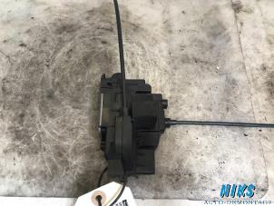 Used Rear door mechanism 4-door, right Renault Clio III Estate/Grandtour (KR) 1.2 16V TCE 100 Price on request offered by Niks autodemontage