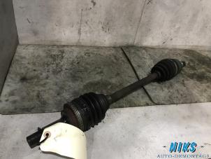 Used Front drive shaft, left Toyota Yaris (P1) 1.0 16V VVT-i Price on request offered by Niks autodemontage