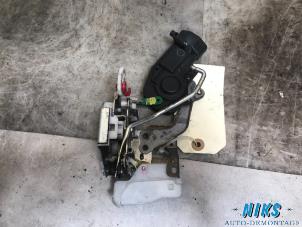Used Door lock mechanism 4-door, front left Toyota Aygo (B10) 1.0 12V VVT-i Price on request offered by Niks autodemontage