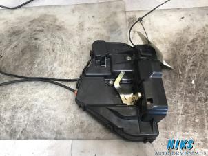 Used Rear door mechanism 4-door, right Mercedes C Combi (S203) 2.2 C-200 CDI 16V Price on request offered by Niks autodemontage