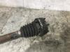 Drivaxel, vänster fram från en Skoda Fabia (6Y5) 1.4 TDI 70 2006