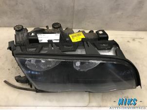 Used Headlight, right BMW 3 serie Touring (E46/3) 320d 16V Price on request offered by Niks autodemontage