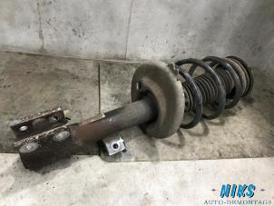 Used Front shock absorber rod, left Citroen Berlingo 1.6 VTi 95 16V Price on request offered by Niks autodemontage